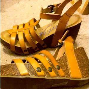 Blowfish leather cork heels size 7.5 womens very cute on